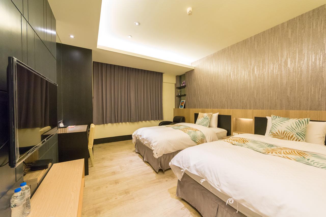 W Hostel Tainan Luaran gambar